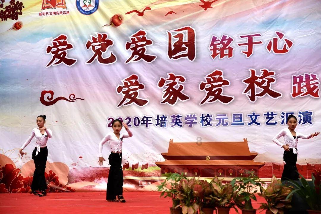 女孩子真的需要花很多钱护肤吗？有必要么？游戏画面